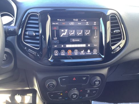 Used 2019 Jeep Compass Limited AWD/4WD image 20