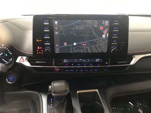 Used 2021 Toyota Sienna XSE image 18