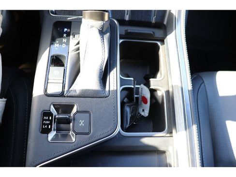 Used 2024 Lexus GX 550 AWD/4WD image 15