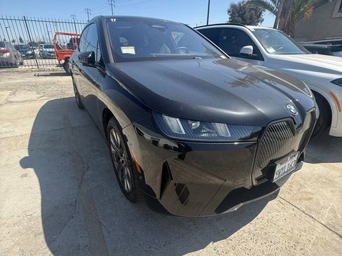 Used 2026 BMW iX xDrive45 w/ Premium Package AWD/4WD image 3