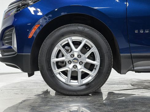 Used 2023 Chevrolet Equinox LT image 3