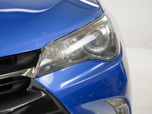 Used 2017 Toyota Camry XSE image 7