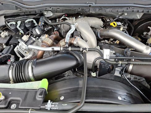 Used 2022 Ford F250 Lariat w/ Black Appearance Package image 31