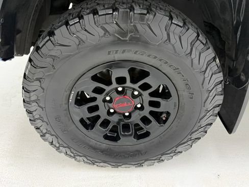 Used 2018 Toyota Tacoma TRD Pro AWD/4WD image 7
