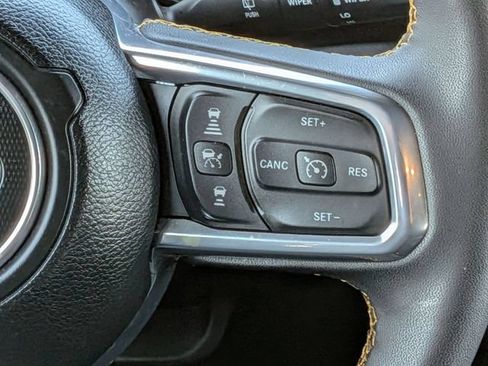 Used 2024 Jeep Wrangler Unlimited Sahara AWD/4WD image 19