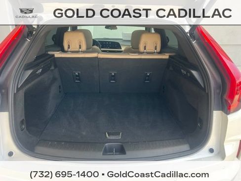 Certified 2024 Cadillac XT4 Luxury w/ Cold Weather Package AWD/4WD image 11