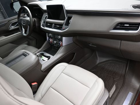 Used 2022 GMC Yukon SLT w/ SLT Premium Package image 41