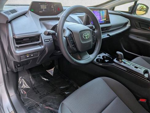 Used 2024 Toyota Prius LE image 10