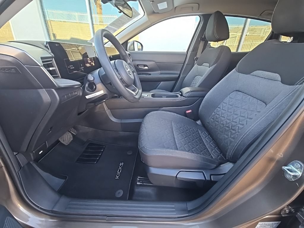 Used 2025 Nissan Kicks SV AWD/4WD image 27