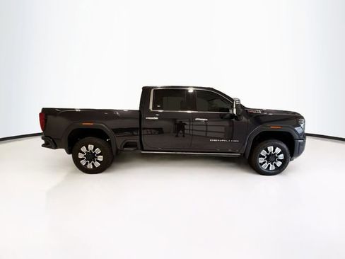 Used 2026 GMC Sierra 3500 Denali w/ Technology Package AWD/4WD image 8