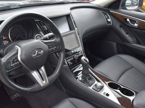 Used 2019 INFINITI Q50 Luxe w/ Essential Package (3.0T Luxe) AWD/4WD image 9