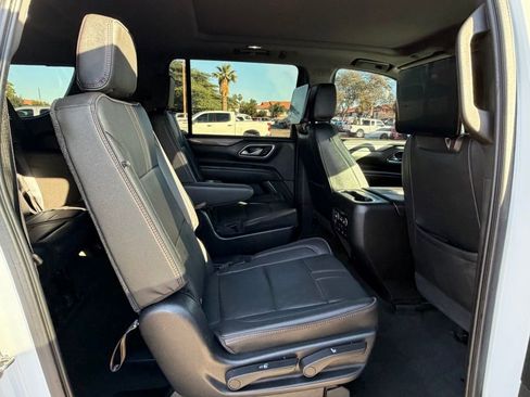 Used 2021 Chevrolet Suburban RST w/ Luxury Package image 17