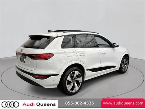 Used 2025 Audi Q6 e-tron Premium Plus image 3