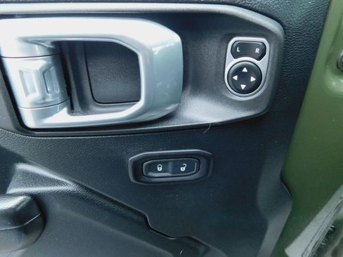 Used 2021 Jeep Wrangler Unlimited Sport image 27