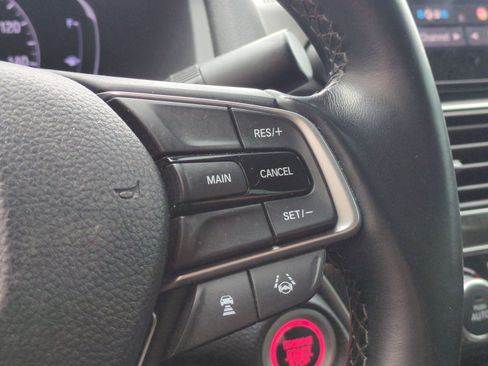 Used 2018 Honda Accord Sport image 18