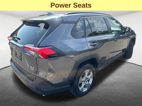Used 2022 Toyota RAV4 XLE AWD/4WD image 10