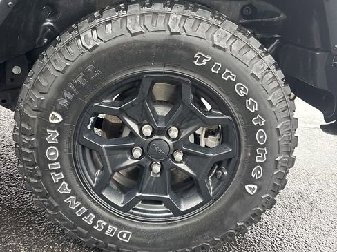 Used 2023 Jeep Wrangler Unlimited w/ Cold Weather Group image 11