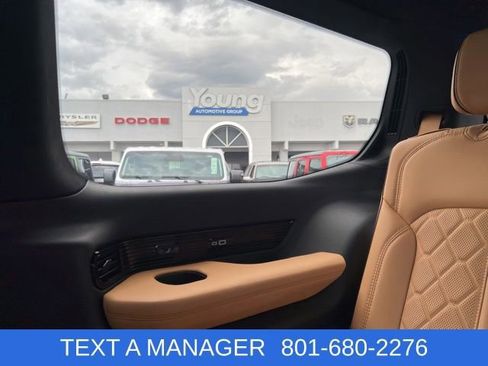 Used 2022 Jeep Grand Wagoneer Series III w/ Rear Seat Video Group 1 AWD/4WD image 48