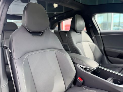 Used 2023 Lucid Air Touring image 22