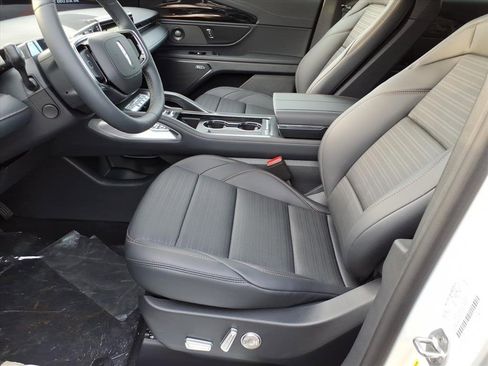 New 2026 Lincoln Nautilus Reserve image 13