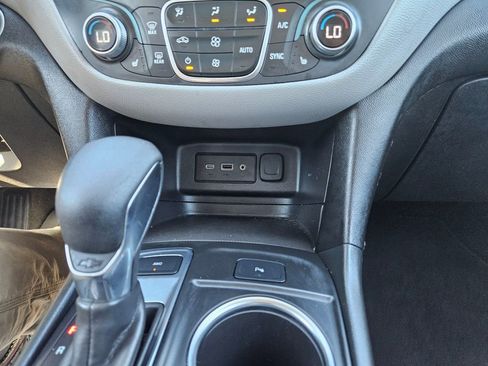 Used 2024 Chevrolet Equinox LT image 17