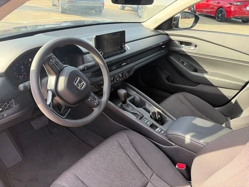 Used 2025 Honda Accord SE image 11