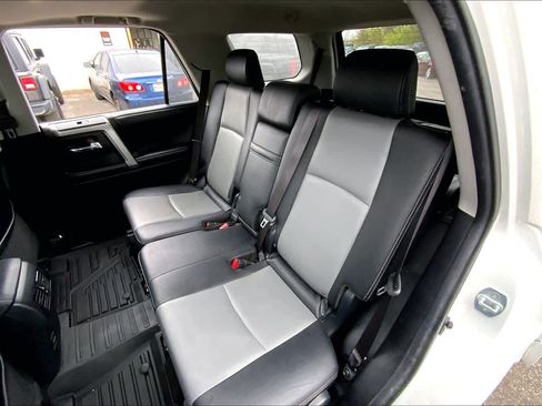 Used 2019 Toyota 4Runner SR5 Premium image 20