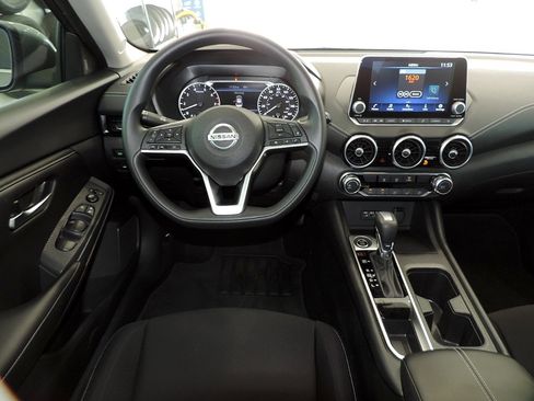 Used 2023 Nissan Sentra SV FWD image 17