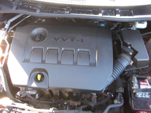 Used 2013 Toyota Corolla LE FWD image 28