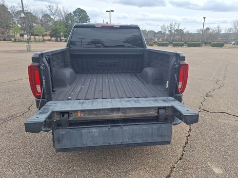 Used 2022 GMC Sierra 1500 SLT image 27