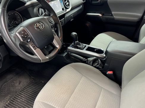 Used 2019 Toyota Tacoma SR5 image 9