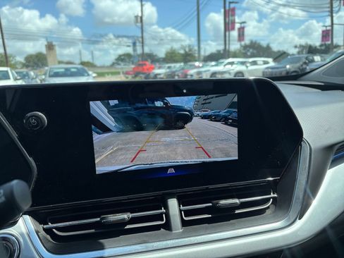 Used 2025 Chevrolet Trax LT FWD image 18