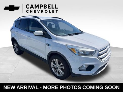 Used 2018 Ford Escape SE w/ SE Sync 3 Package FWD image 9