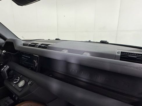 Used 2024 Land Rover Defender 110 X-Dynamic SE image 35