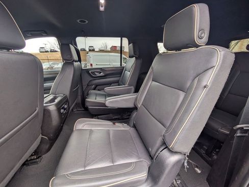 Used 2023 Chevrolet Suburban Premier image 26