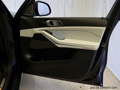 Used 2026 BMW X5 xDrive40i w/ Climate Comfort Package image 36