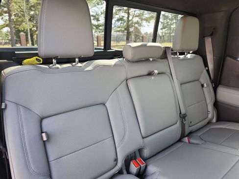 Certified 2022 GMC Sierra 1500 SLT image 12