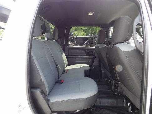 Used 2024 RAM 5500 Tradesman w/ Chrome Appearance Group AWD/4WD image 36