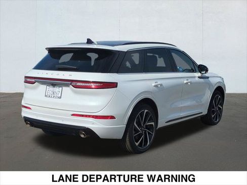 Used 2025 Lincoln Corsair Grand Touring w/ Equipment Group 302A AWD/4WD image 5
