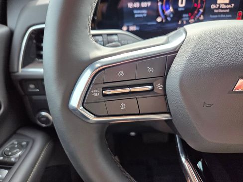 Used 2025 Chevrolet Suburban Premier image 34