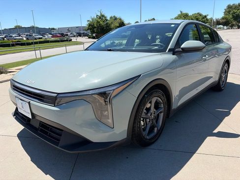 Used 2025 Kia K4 FWD image 4