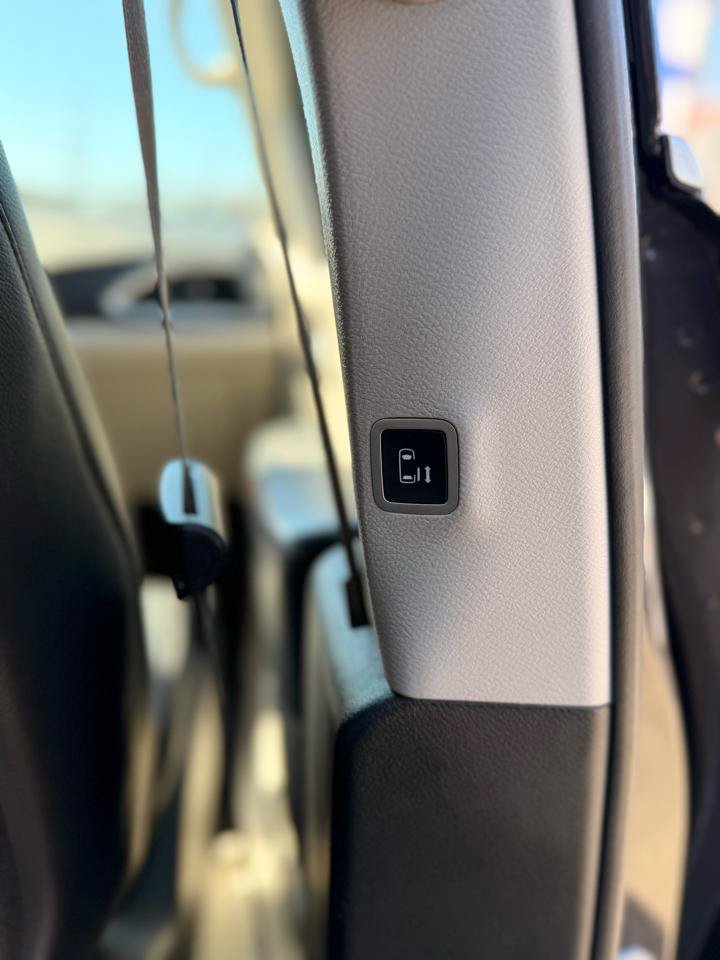 Used 2019 Chrysler Pacifica Touring-L FWD image 23