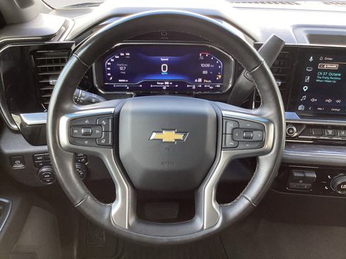 Used 2024 Chevrolet Silverado 2500 LTZ AWD/4WD image 17