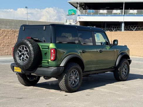 New 2025 Ford Bronco Badlands w/ Black Appearance Package image 3