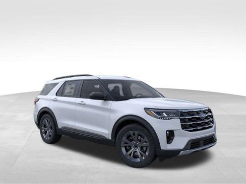 New 2026 Ford Explorer Active w/ Active Comfort Package image 8