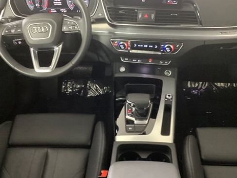 Certified 2025 Audi Q5 2.0T Premium image 23