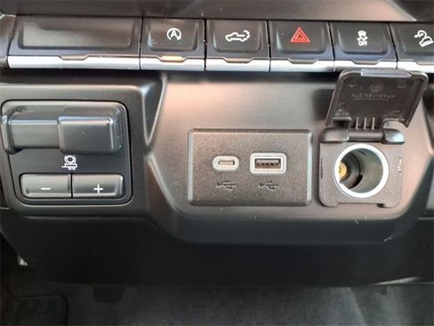 Used 2020 Chevrolet Silverado 1500 LT w/ Texas Edition image 29