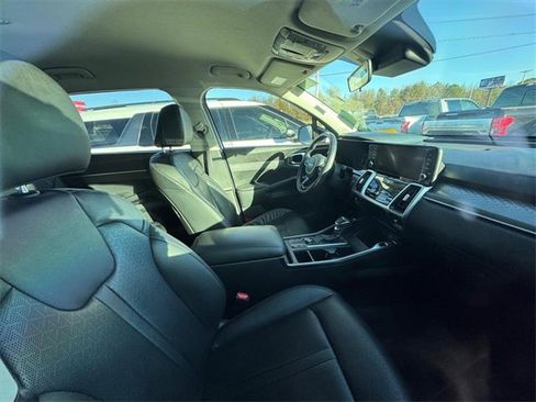 Used 2023 Kia Sorento S image 3