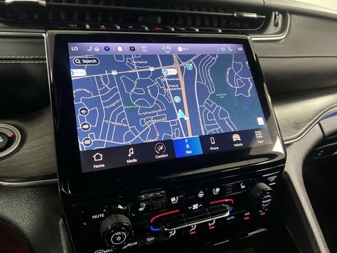 Used 2023 Jeep Grand Cherokee Overland image 42