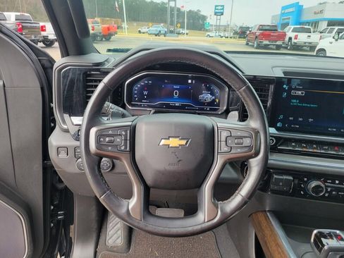 Used 2023 Chevrolet Silverado 1500 High Country w/ Technology Package image 9
